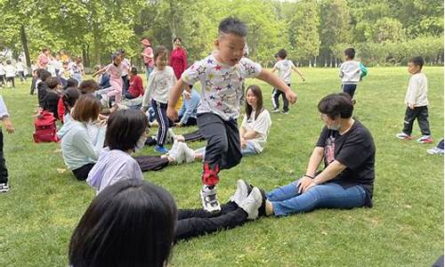 托班户外游戏活动_托班户外游戏活动教案